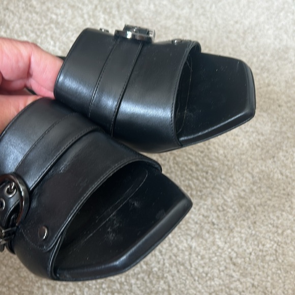 Stuart Weitzman Maverick 75 slides - Picture 7 of 13